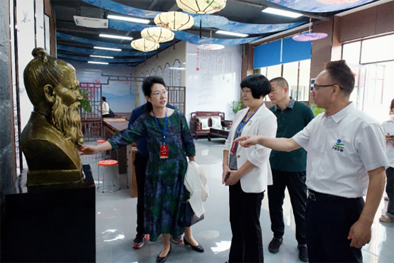 “邵陽紅”中醫(yī)藥膳科普教育研學(xué)基地在天香生物產(chǎn)業(yè)園啟動