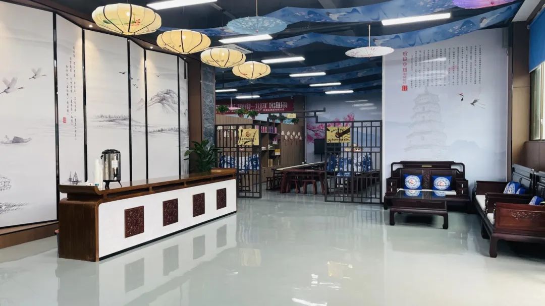 種下梧桐樹，引得鳳凰來